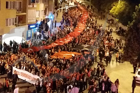 Denizli Cumhuriyet’e sahip çıktı