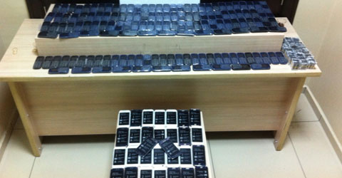 Otomobilin her yerinden telefon çıktı