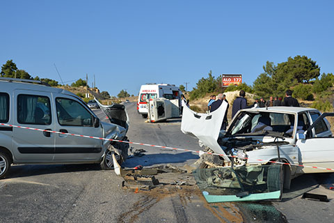 Çivril’de kaza: 1 ölçü, 3 yaralı