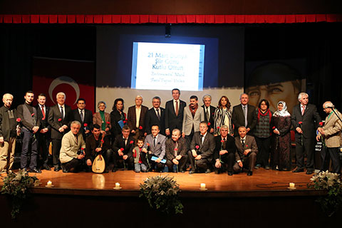 ŞİİR DOLU GECE