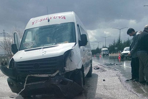 Yağmur kaza getirdi