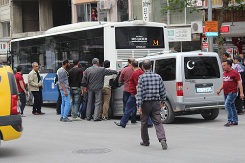 Kavşakta kaza, trafiği felç etti