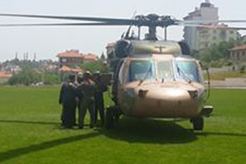 Şehidin babası helikopterle götürüldü