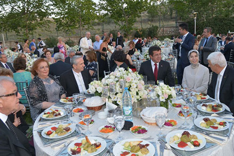 Bakan ile vekillerin düğün ve sünnet turu
