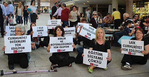 denizli-chp-farkinda-misiniz-eylemi-2