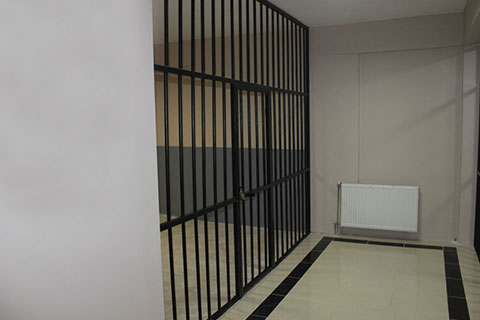 Emniyet’in nezarethanesi doldu