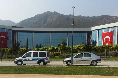 Denizli Valiliği 22 Akademisyen 1 idari personel dedi