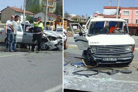 Akhan’da kamyonet ile otomobil çarpıştı