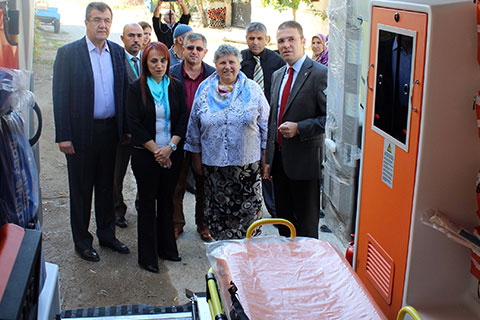 Çivrilli hayırsever ambulans bağışladı