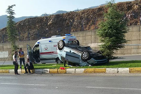 Askeri Yol’daki kaza ucuz atlatıldı