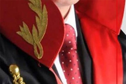 FETÖ/PDY’den 2 savcı meslekten çıkarıldı