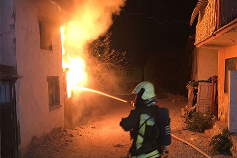 Muratdede Mahallesi’nde yangın paniği