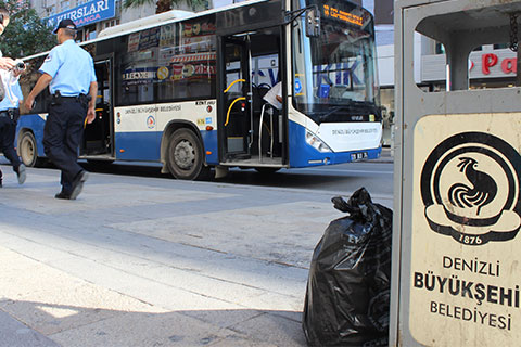 Belediye otobüsünde bomba paniği