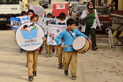 Çameli’de minik yüreklerin anlamlı yürüyüşü