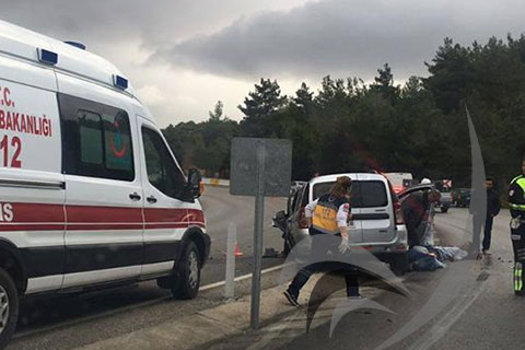 Şahin Tepesi’nde kaza: Yaralılar yola savruldu