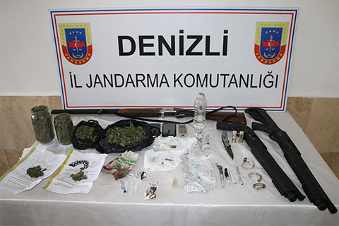 Jandarmadan Çivril’de zehir operasyonu