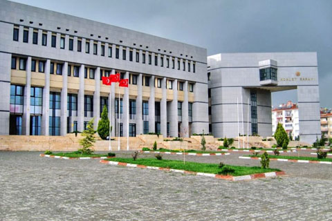 Mahkemede yayın yasağı ve gazeteci salondan çıkarılsın talebi