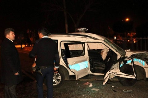 Şüpheli aracı takip eden polis kaza yaptı, 2 polis şehit oldu