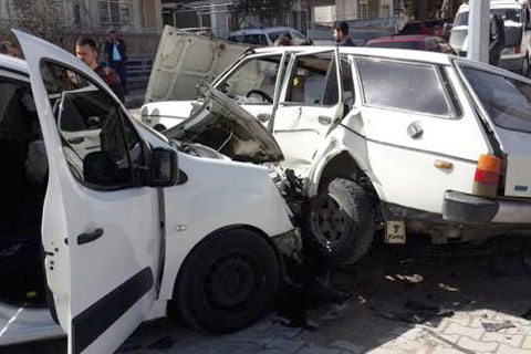 Buldan’da kaza: 3 yaralı