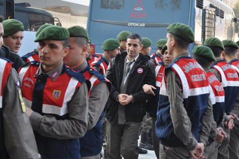 Darbeci askerler davasında tahliye yok