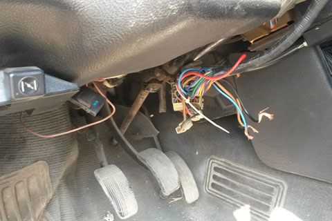 OTOMOBİL HIRSIZLARI YAKALANDI