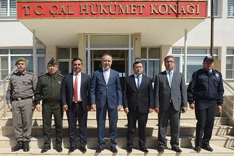 Vali Altıparmak ilçelerde