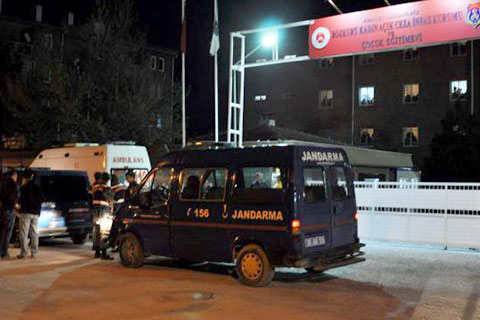 Bozkurt Açık Kadın Cezaevi ve İnfaz Kurumu’nda çıkan olayların ardından 11 kadın başka cezaevine gönderildi