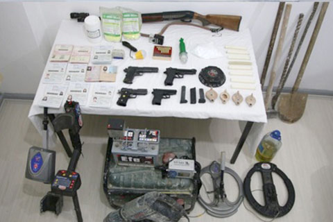 Jandarma’dan Pamukkale ve Baklan’da operasyon. İranlı tarih vurguncusu yakalandı