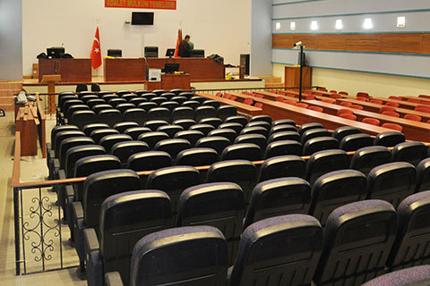 Firari diş hekimi duruşma sırasında teslim oldu