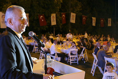 Zolan, iftarda muhtarla bir araya geldi