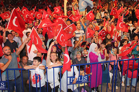 15 Temmuz gecesi Delikliçınar tıklım tıklım doldu