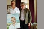 Denizlili ressam Gürcan Ekici, sanatçı Mustafa Alabora’ya portresini hediye etti