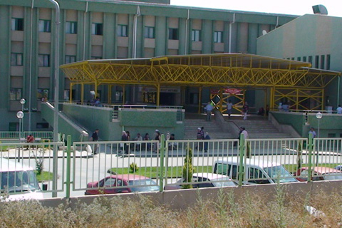 Servergazi Devlet Hastanesi’nde bir genç hemşirelere saldırdı