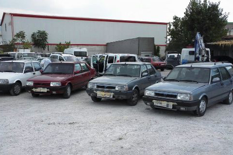 Oto hırsızları amaçlarına ulaşamadı