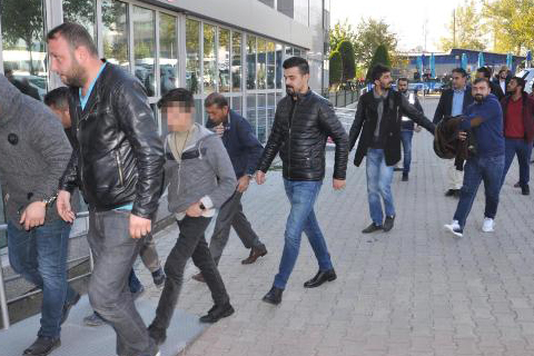 Aranan 21 kişi operasyonla yakalandı