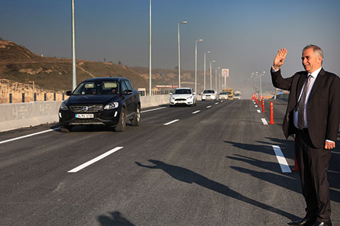 Hal Kavşağı’nda Denizli-İzmir yönü trafiğe açıldı