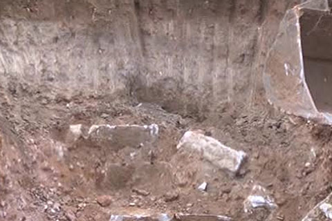 Kepçeyle mezar kazan 9 kişi gözaltına alındı