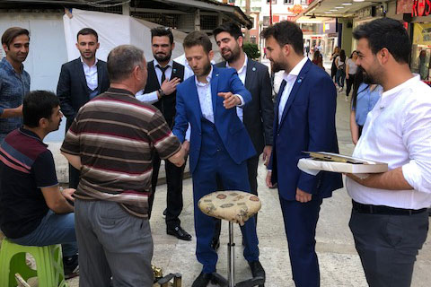 İyi Partili gençler seçim turlarına başladı