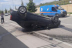 Askeri Yol’da kaza, otomobil takla attı