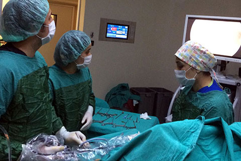 Çivril’de ilk kapalı diz ameliyatı