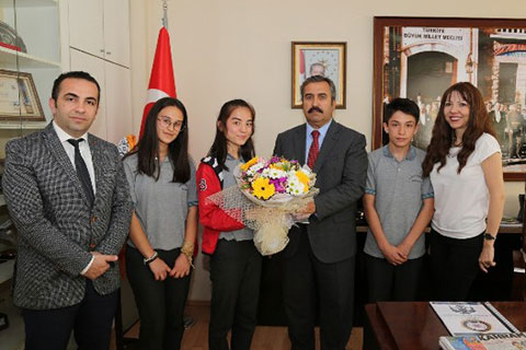 Mevlüt Demir öğrencileri ağırladı