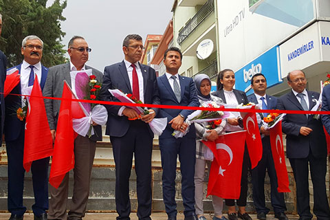 İYİ Parti Çivril’e çıkarma yaptı, buluşma gövde gösterisine döndü