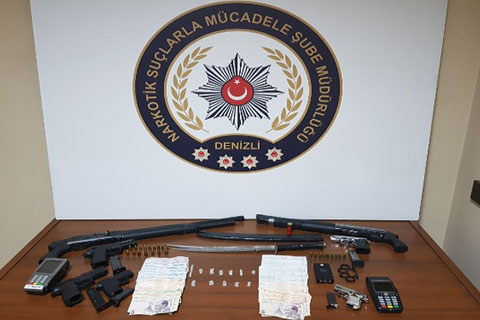 Polisten zehir tacirlerine büyük darbe