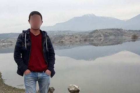 Çivril’de torununun odasında yakaladığı genci vurdu