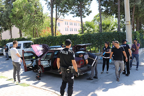 Okul önlerinde uyuşturucu operasyonu