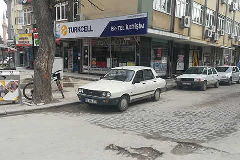 Çivril’de çalmak istediği otomobilde uyuya kaldı