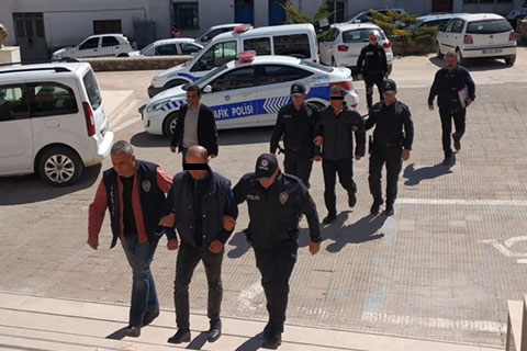 Çal Gazi İlkokulu’nu yakan iki kişi adli kontrol şartıyla salıverildi