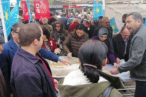 Yeni Zelanda’daki saldırıda ölenler için helva dağıtıldı