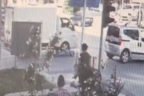 İki aracın arasında kalan yaya yaralandı