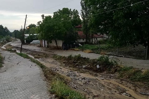 İlçeleri yağmur vurdu